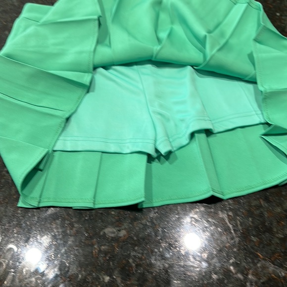 New Green large Skort - Picture 3 of 4